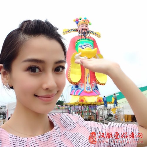  徐娇穿汉服游日本汉服图片 偷师明星踏青美肌诀窍