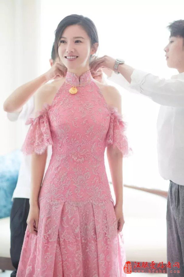 明星大婚，SHIATZY CHEN夏姿陈女装中式订制礼服祝福新人