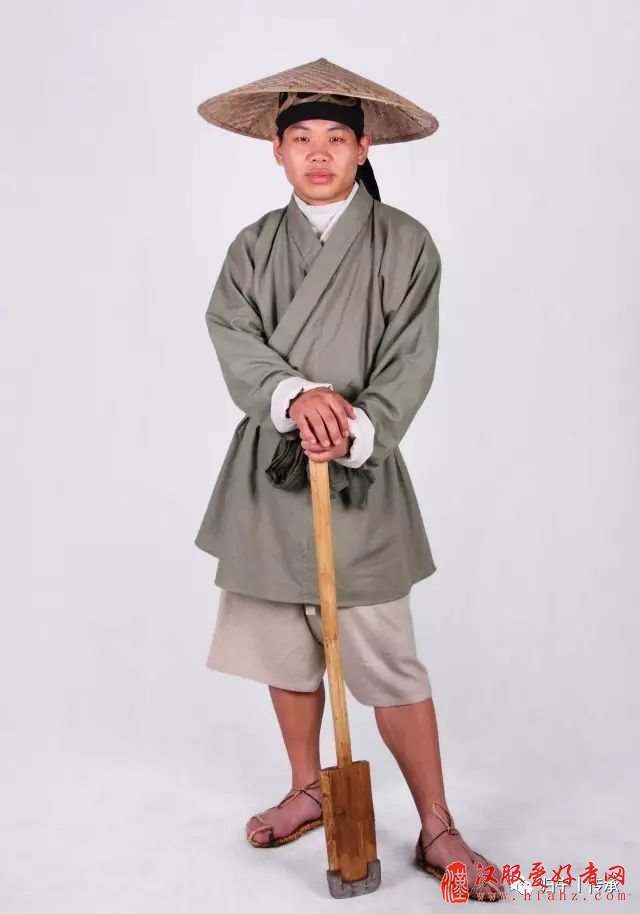  何意百炼刚 化为绕指柔 ——致力于汉服与铠甲复原的年轻人们