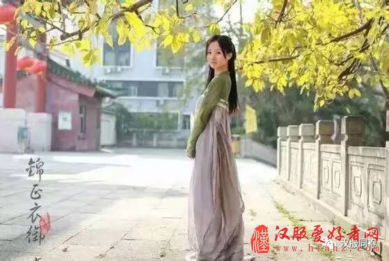  齐胸襦裙，如何配色能不落俗套