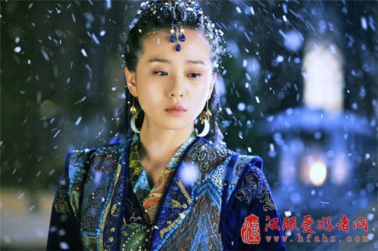 古装妆容大曝光 徐麒雯、张俪女星古装扮相大pk