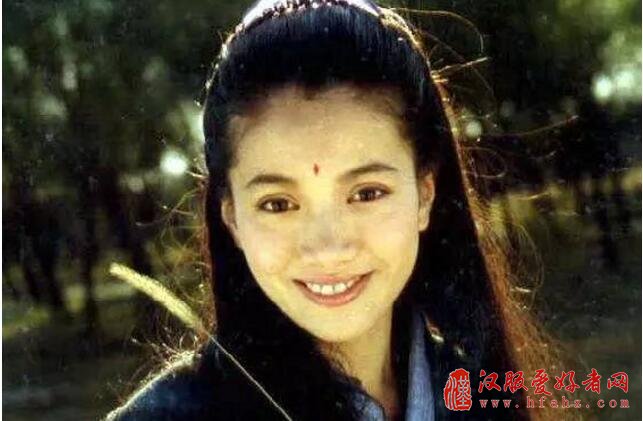 袁咏仪晒古装扮相显老态  年轻旧照楚楚动人美翻网友