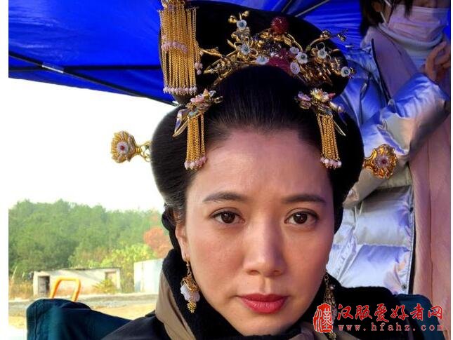 袁咏仪晒古装扮相部署当年美貌 这个年纪还能不美颜不浓妆