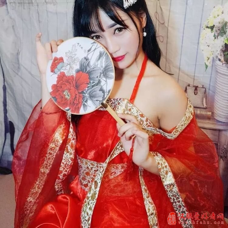  且听我说，如何区别汉服和影楼装