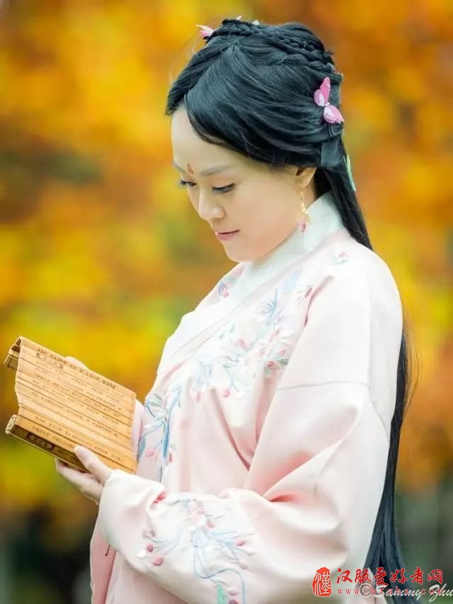  且听我说，如何区别汉服和影楼装