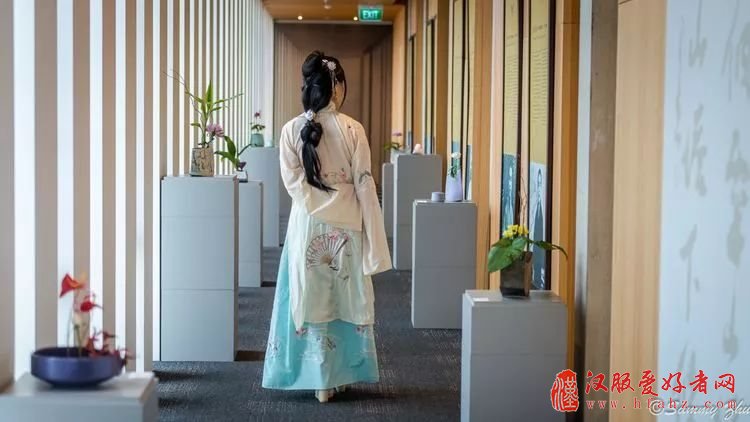  且听我说，如何区别汉服和影楼装