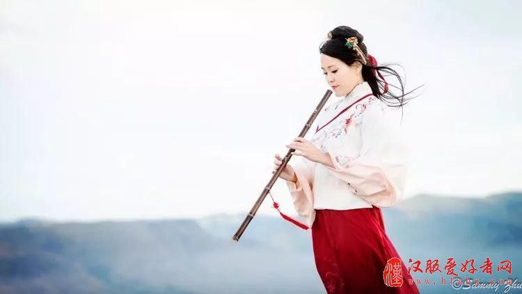  且听我说，如何区别汉服和影楼装