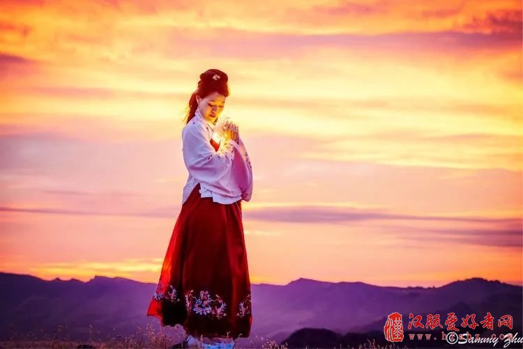  且听我说，如何区别汉服和影楼装
