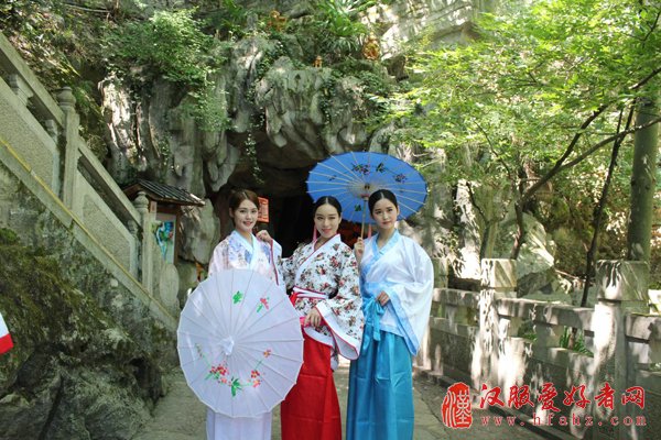 汉服秀、免费游、拍美照......今天的善卷洞惊艳了所有人！