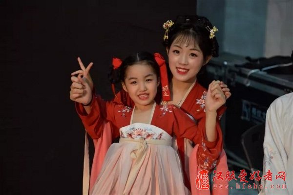 国风时装秀” 在杭州国际时尚周上将中国风进行