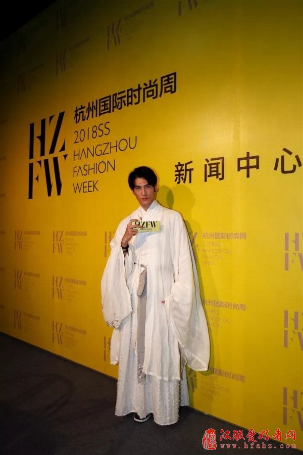 国风时装秀” 在杭州国际时尚周上将中国风进行