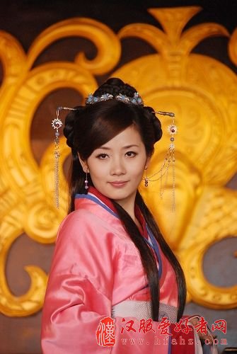 穿越剧带火古装写真 美罗裙谁穿都像小乔(图)