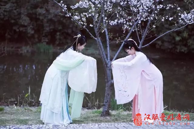  汉服之美丨霓裳羽衣今犹在