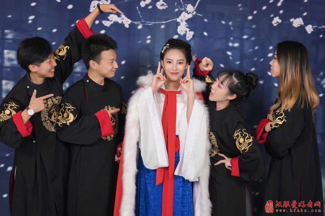  穿汉服上街是怎样一段奇妙经历呢？