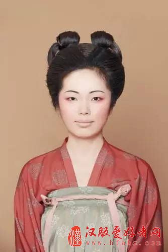  【妆容教程】乱花渐欲迷人眼 到新春何不来款“桃花妆”