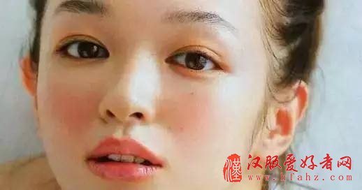  【妆容教程】乱花渐欲迷人眼 到新春何不来款“桃花妆”