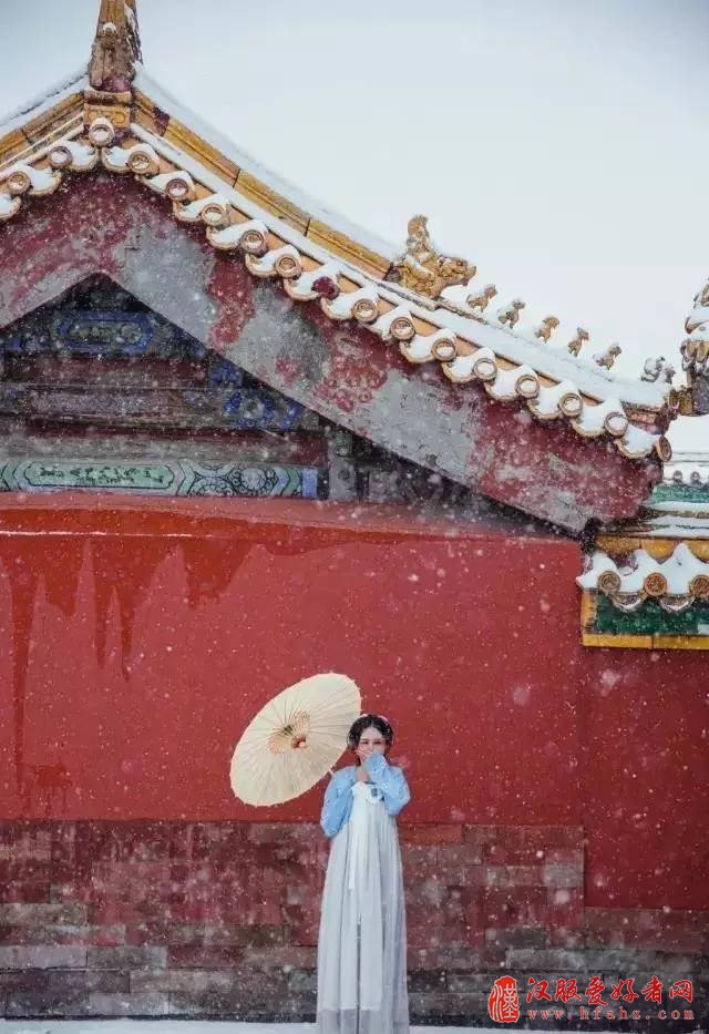  何惧复兴汉服道阻且长，看我华夏儿女！