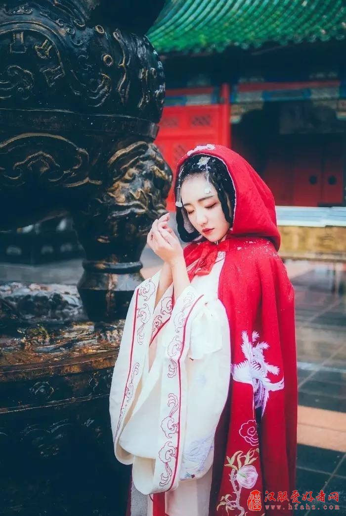  何惧复兴汉服道阻且长，看我华夏儿女！