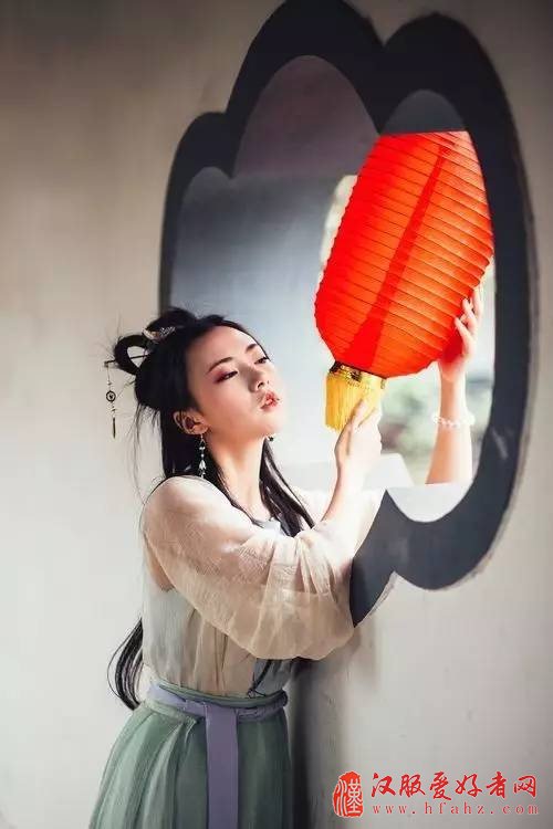  何惧复兴汉服道阻且长，看我华夏儿女！