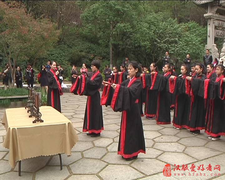 穿汉服 学肃揖 这个成人礼有些特别