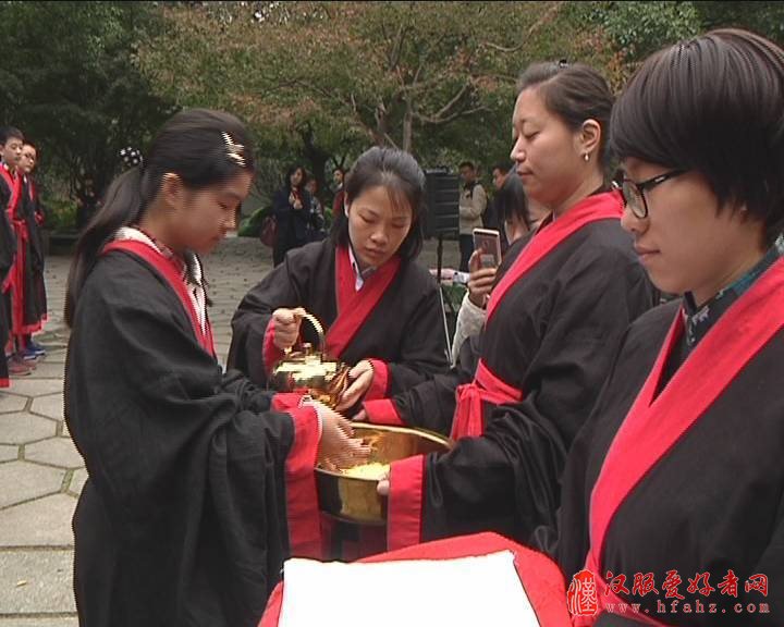 穿汉服 学肃揖 这个成人礼有些特别