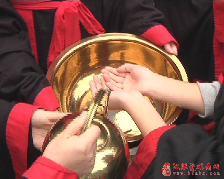 穿汉服 学肃揖 这个成人礼有些特别