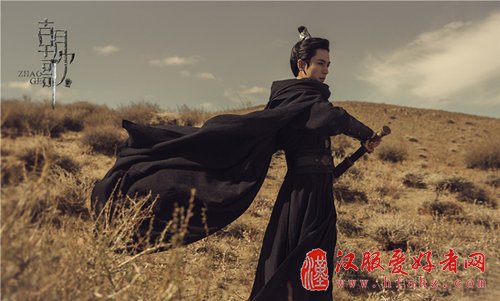古装男神最帅pose!张哲瀚《朝歌》曝人物写真