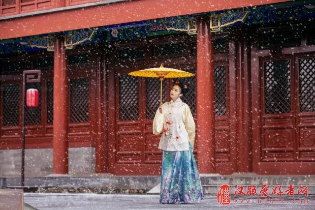  究竟什么样的衣服是汉服？