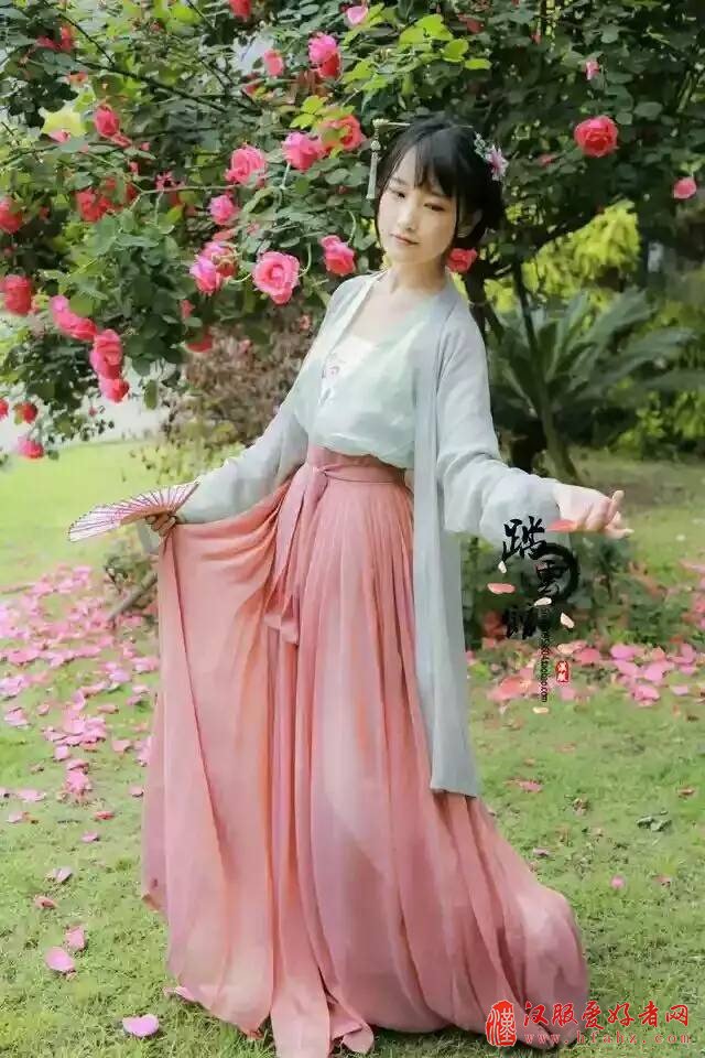  适合夏天穿的汉服搭配推荐