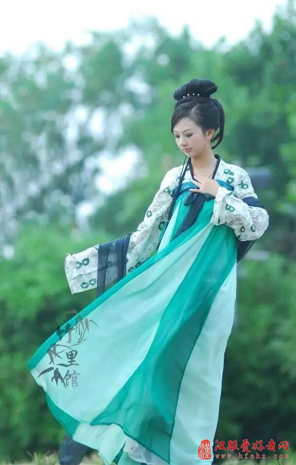  适合夏天穿的汉服搭配推荐
