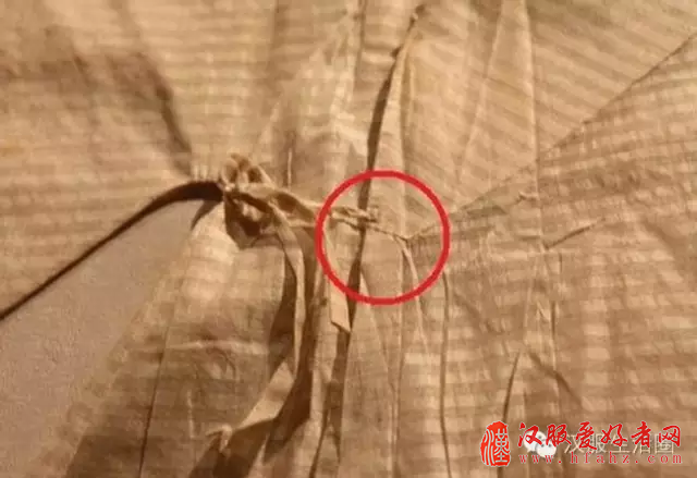  关于明代的交领领口