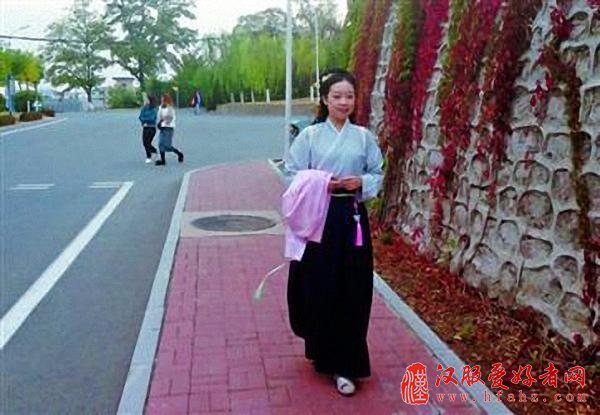 ”汉服女孩”盼更多人了解传统文化