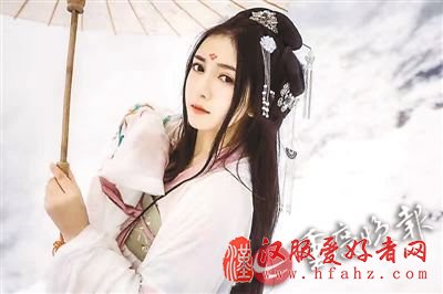 ▲喜爱汉服的女粉丝