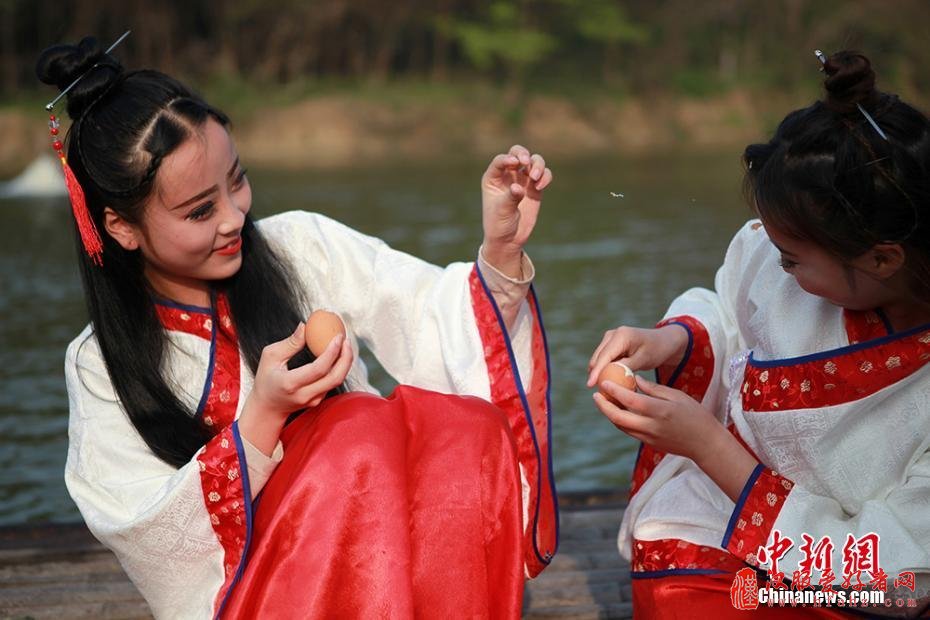 【组图】江苏常州淹城重现上巳节古风 汉服美女