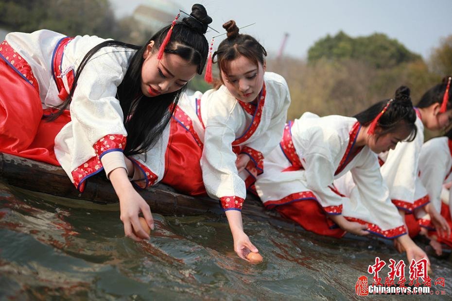 【组图】江苏常州淹城重现上巳节古风 汉服美女