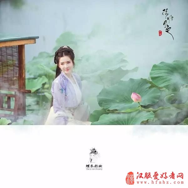 当时,我并不懂莲,只知道,周敦颐谓之:花之君子者也。慢慢地,随着流年的走远,时光中的那朵青莲,渐渐植入心底,次第芬芳。