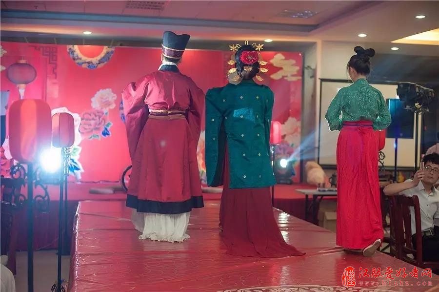  【汉服婚礼】惊艳！这场中式汉服婚礼，从头到尾都美得不像话