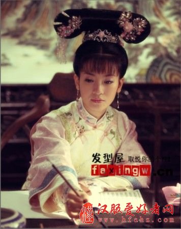 《倾城绝恋》李晟饰美璃剧照曝光 古装发型清新淡雅