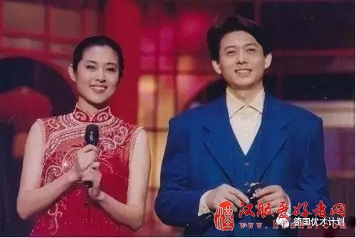 她曾是春晚女神！告别春晚后，却倾家荡产，过