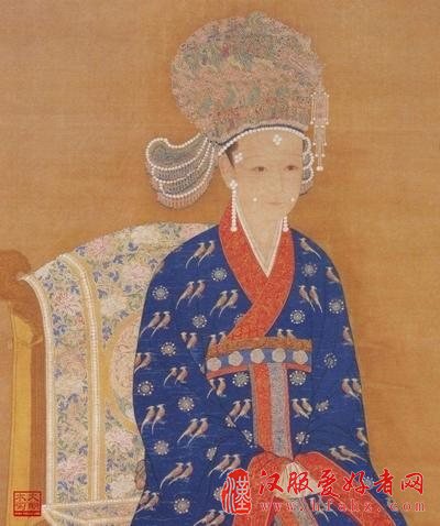  留住传统服装的魂 大学生穿汉服上街却被误解为和服
