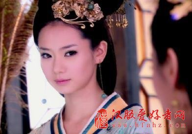 古装剧中的“金色珠花”,邓莎唐嫣李沁吴倩,
