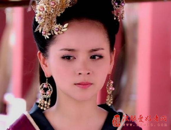 古装剧中的“金色珠花”,邓莎唐嫣李沁吴倩,