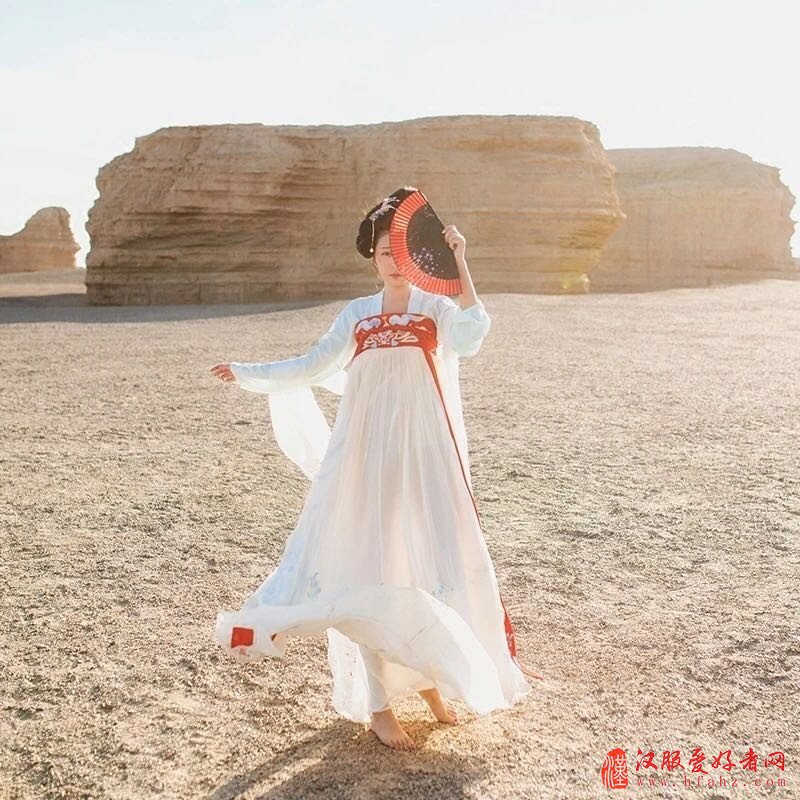  穿着汉服去旅行丨五一旅游汉服穿衣攻略