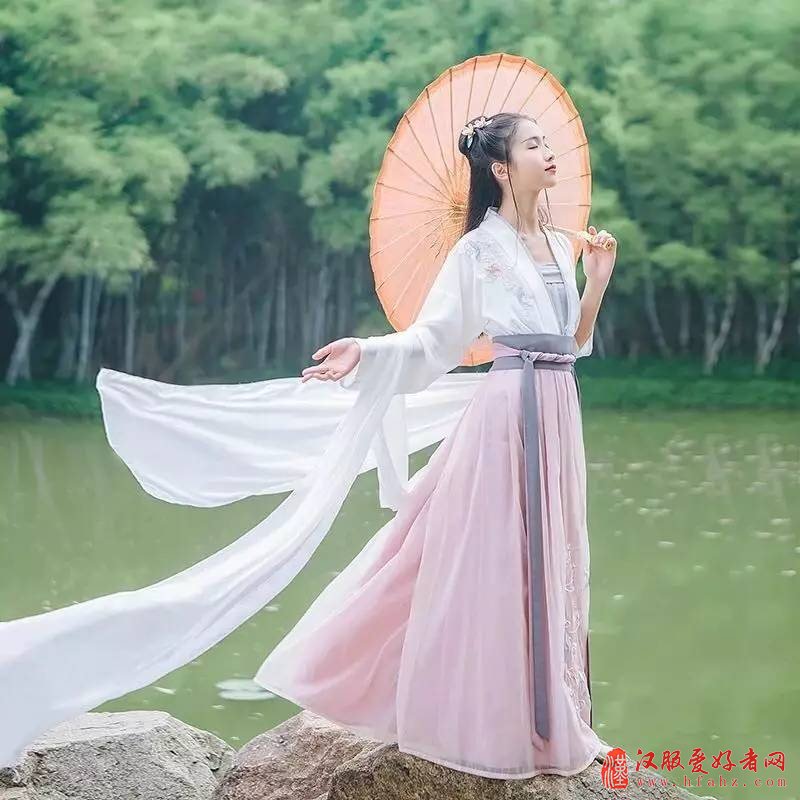  穿着汉服去旅行丨五一旅游汉服穿衣攻略