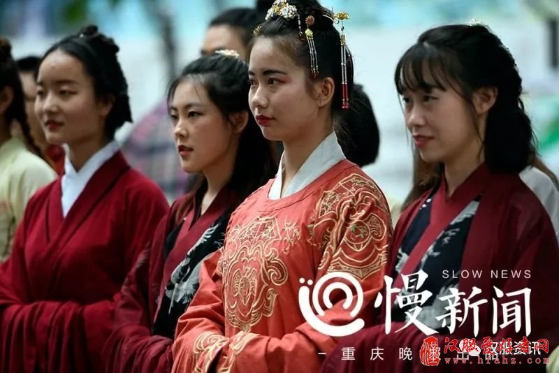 如何过中秋？ 月圆之夜，家家户户行祭月礼