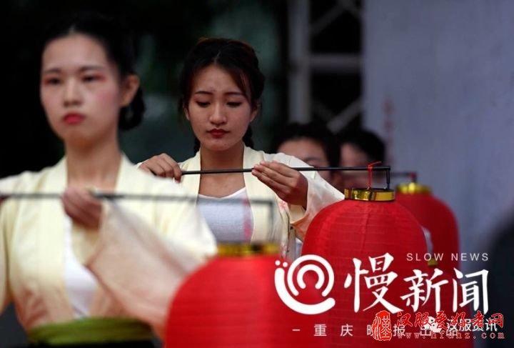 如何过中秋？ 月圆之夜，家家户户行祭月礼