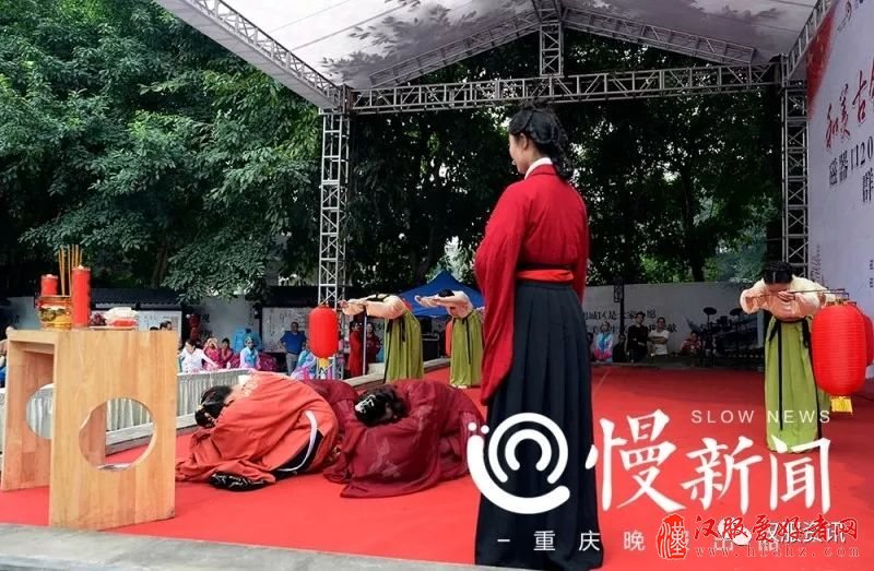 如何过中秋？ 月圆之夜，家家户户行祭月礼