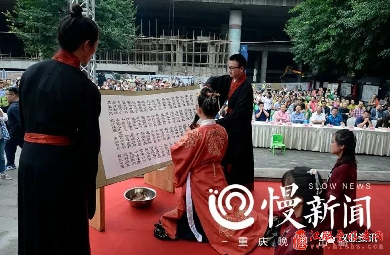 如何过中秋？ 月圆之夜，家家户户行祭月礼