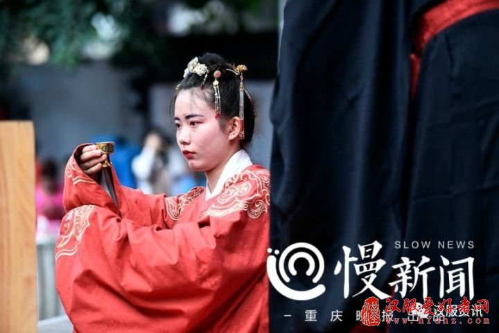 如何过中秋？ 月圆之夜，家家户户行祭月礼