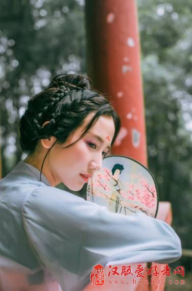  惊艳世人的汉服，诉说着藏在衣裳里的秘密